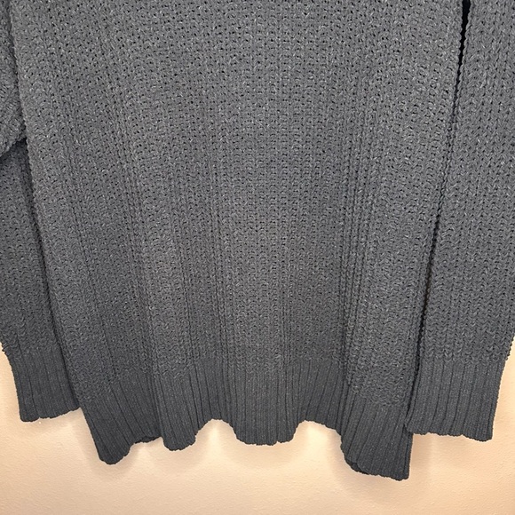 Aerie Women’s Oversized Drop Shoulder Bulky Knit Mock Turtleneck Sweater XS Gray - Picture 3 of 9